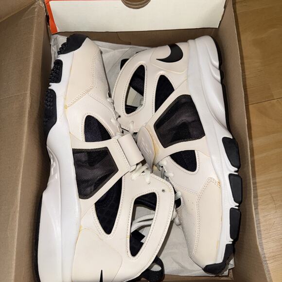 Men’s 11.5 Nike Zoom Huarache TR Mid White Black Men\'s MidTop Sneaker 599442-102 main image 9